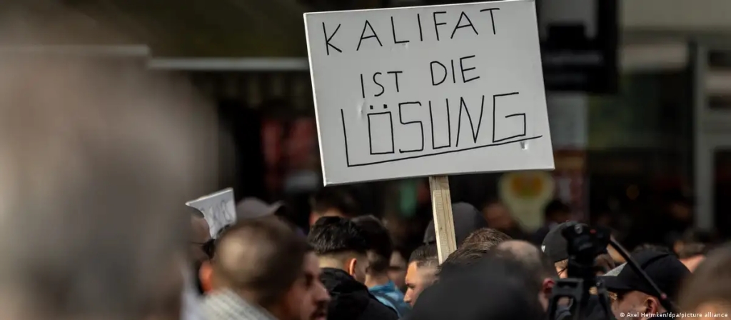 Almanya’da hilafet çağrısı yapılan gösteriye tepki